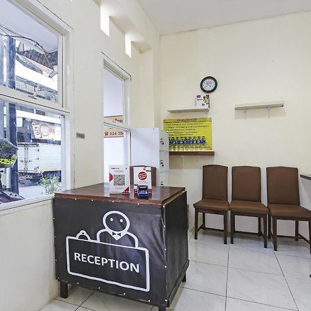 סמאראנג Spot On 90780 Gang Tengah Homestay Syariah מראה חיצוני תמונה
