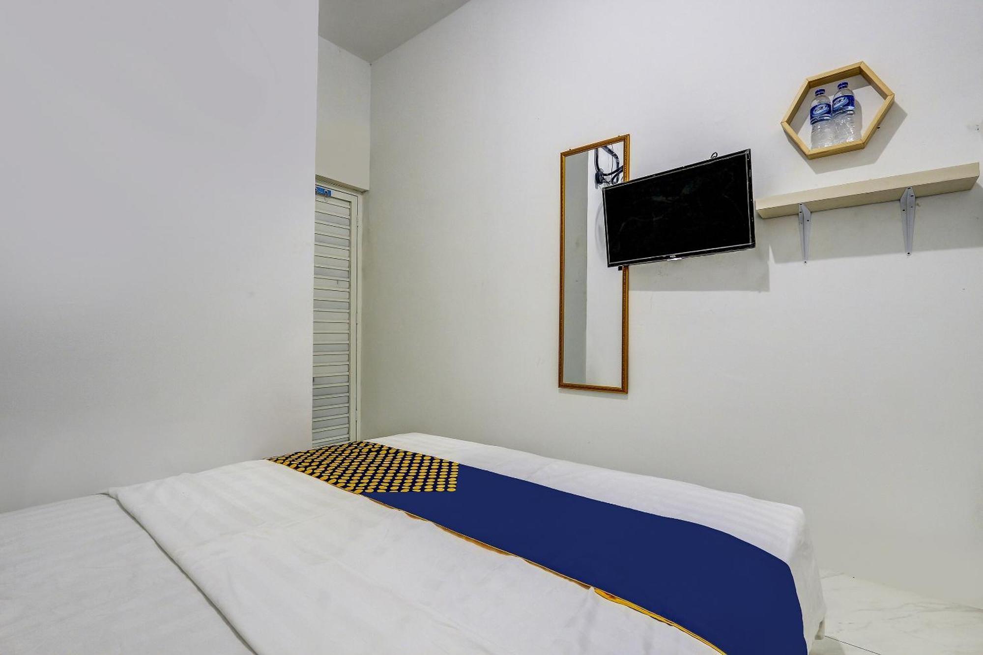 סמאראנג Spot On 90780 Gang Tengah Homestay Syariah מראה חיצוני תמונה