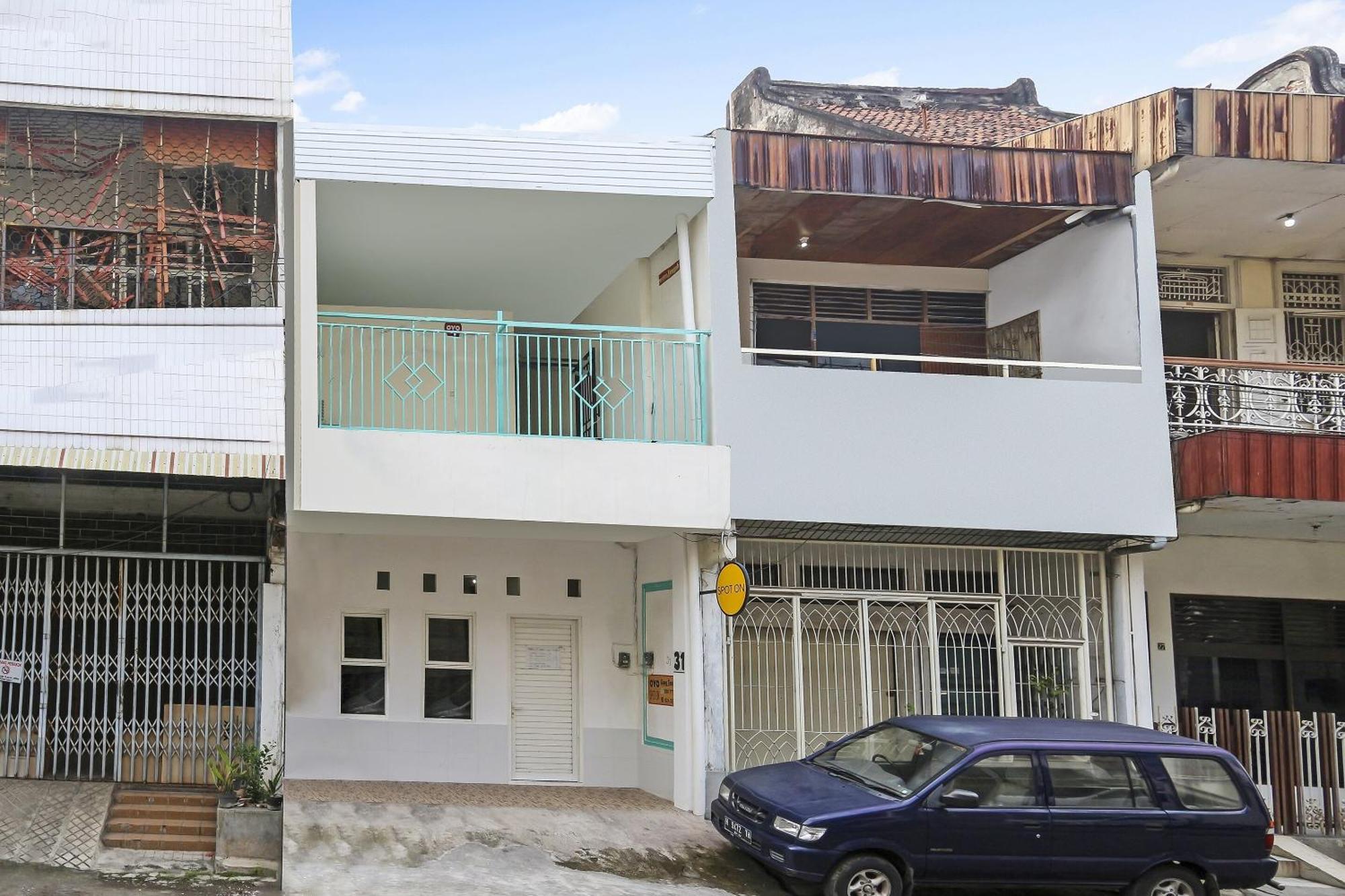 סמאראנג Spot On 90780 Gang Tengah Homestay Syariah מראה חיצוני תמונה