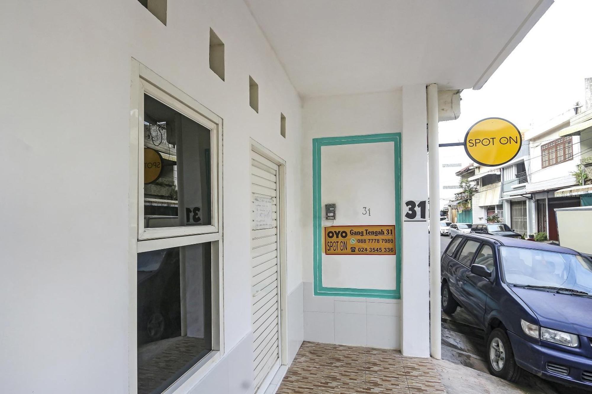 סמאראנג Spot On 90780 Gang Tengah Homestay Syariah מראה חיצוני תמונה
